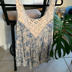 Bundle flowy tops